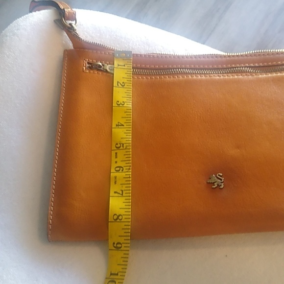 Pratesi Firenze Tan Handbag. Can be carried as clutch or wristlet. - Picture 7 of 9